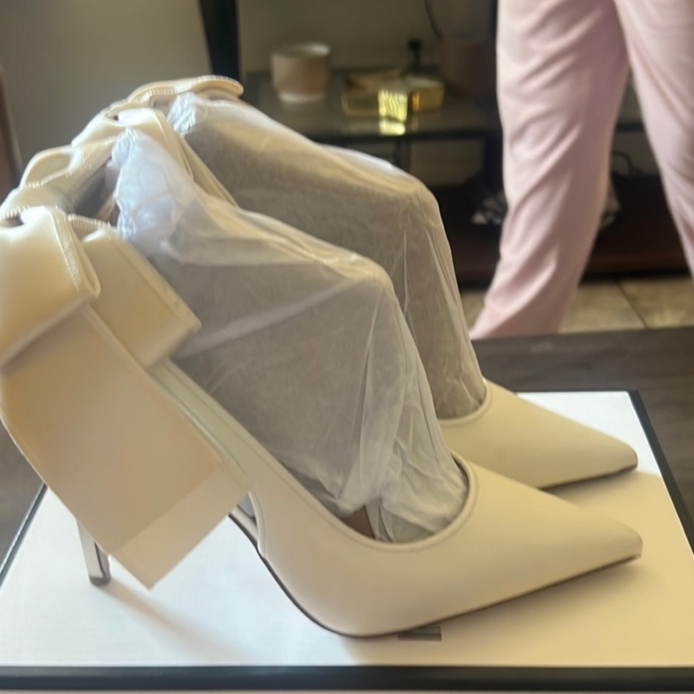 Steve Madden Cream Kitten Heel Pumps